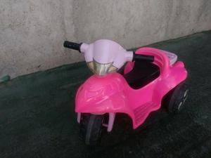 Vendo o Permuto Moto a bateria para nena.