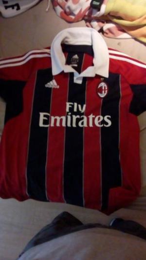 Camiseta original Adidas AC Milan de Italia - Talle L