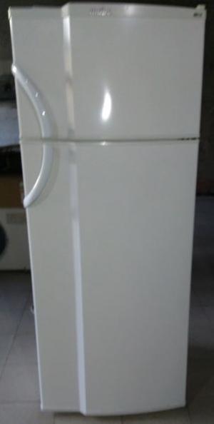 Heladera con freezer Mabe