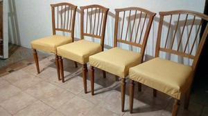 Cuatro sillas de estilo