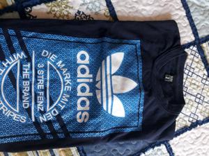 Remera Adidas líquido