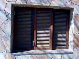 Ventana de madera