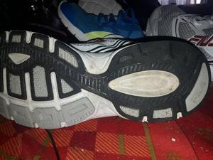 vendo zapatillas Fila nro 43