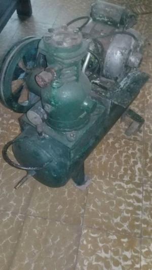 Compresor a Correa antiguo motor  ltrs