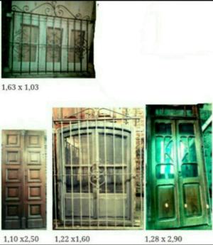 Puertas y ventanas con rejas estilo colonial.