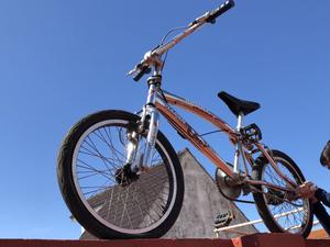 Bicicleta BMX para saltar