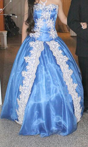 Impecable vestido de 15, color azul francia, de 3 piezas.