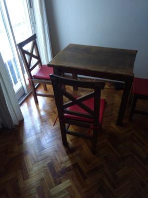 Mesa con 3 sillas