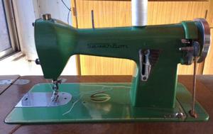 Vendo Maquina de coser Antigua