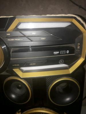 Vendo equipo de música Philips buen estado