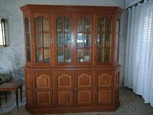 Mueble vajillero de roble 1