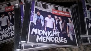 ONE DIRECCION.MIDNIGHT MOMERIES