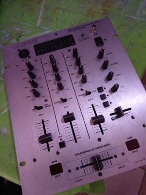 Vendo Mixer Behringer