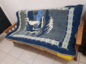 Vendo futon cama usado, con parches!