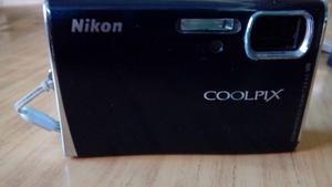 Camara NIKON COOLPIX. Como nueva!!