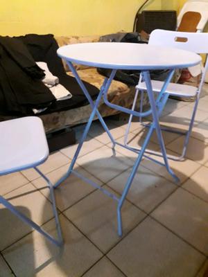 Jgo de mesa y silla plegable.