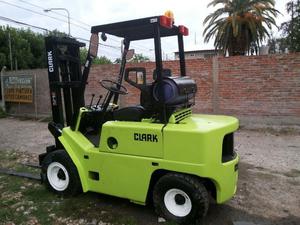 VENDO AUTOELEVADOR CLARK C- 500 NAFTA CON GLP PARA 2.5