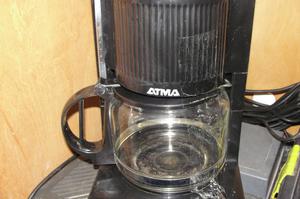 cafetera atma negra, funcionando