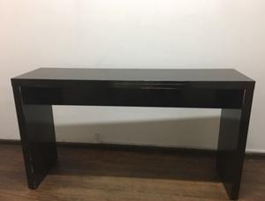 Mesa plegable de madera lustrada