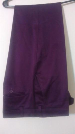 Pantalon de satén color uva T.44