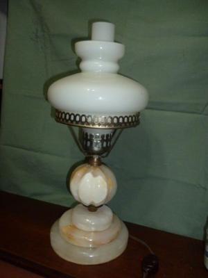 lámpara de mesa de bronce y alabastro