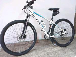 Bicicleta GT rodado 29