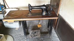 Maquina de coser antigua Singer