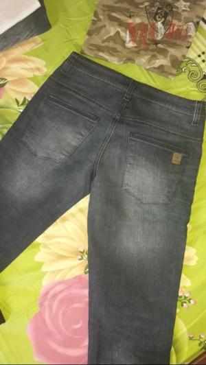 VENDO JEANS BANDO TALLE 40 NUEVO