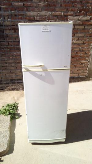 Vendo heladera con freezer