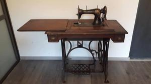 Maquina de coser Antigua Naumann