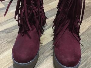 Vendo Botas Bordo con flecos