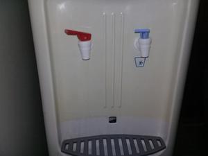 Dispenser de agua frio-calor $,-