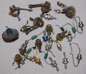 Lote de diodos de potencia, (28) nuevos y usados...