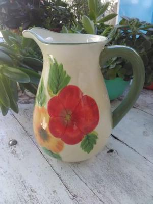 Preciosa jarra de cerámica con flores pintadas gran