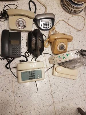 Variedad de aparatos telefónicos (fijos) y porteros