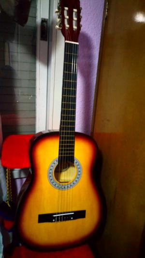 Guitarra criolla semi acustisca nueva