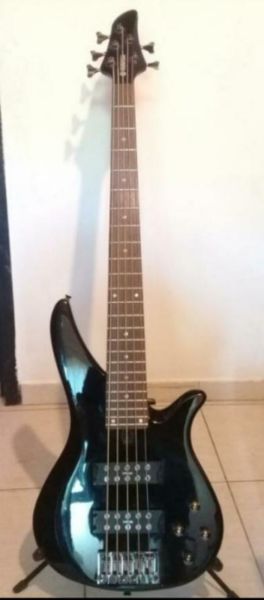 Bajo YAMAHA RBX375. Nuevo