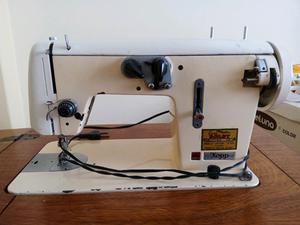 Maquina de coser Kopp con mueble