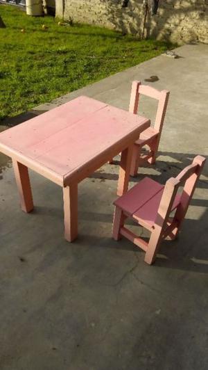 Mesa con 2 sillas