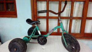 Vendo triciclo usado