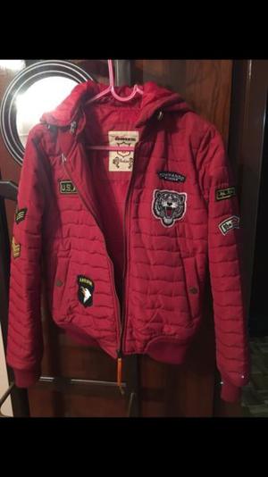 Campera roja nueva, talle S