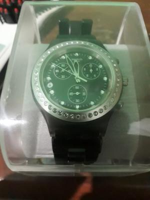 Reloj swatch nuevo.