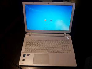 Vendo Notebook Toshiba