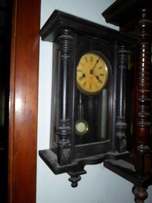 ANTIGUO RELOJ JUNGHANS DE PENDULO