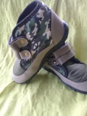 Zapatillas camuflada de niño