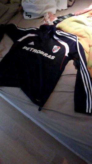 Buzo y Camiseta Utileria River Plate