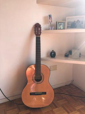 Guitarra de estudio con funda acolchada