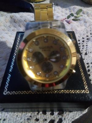 Reloj pulsera dorado con strass