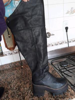 VENDO BOTAS BUCANERAS DE CUERO NEGRAS 37. EXCELENTE ESTADO