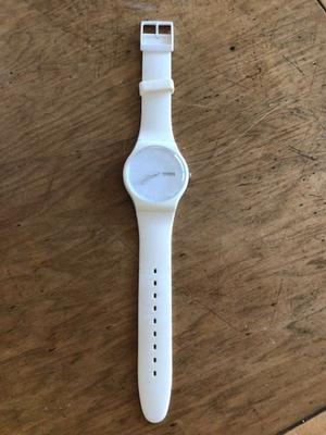 Reloj Swatch blanco